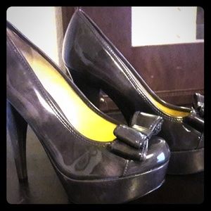 Enzo Angiolini platforms with bow